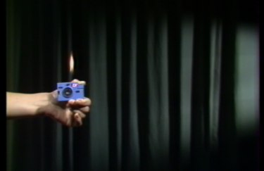 MARIA VEDDER „BLUES FüR EINEN UNBEKANNTEN FOTOGRAFEN“ (1987), VIDEOSTILL © MARIA VEDDER UND VG BILD-KUNST, BONN 2017