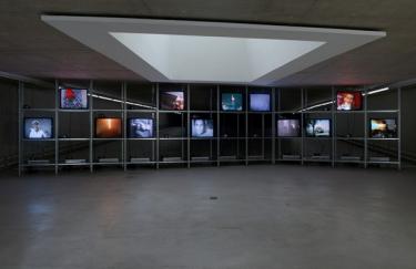 AUSSTELLUNGSANSICHT "BILDER GEGEN DIE DUNKELHEIT" FOTO © IVO FABER, VG BILD-KUNST BONN, 2016