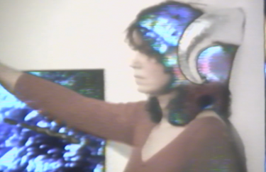 ULRIKE ROSENBACH „EULENSPIEGLERIN“ (1984/85), VIDEOSTILL  © VG BILD-KUNST, BONN 2017