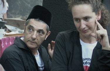 GÉRARD COUTY UND ROTRAUT PAPE, CLUB AUTOMATIQUE JOGJAKARTA, 2002. FOTO: ROLAND LAKYS